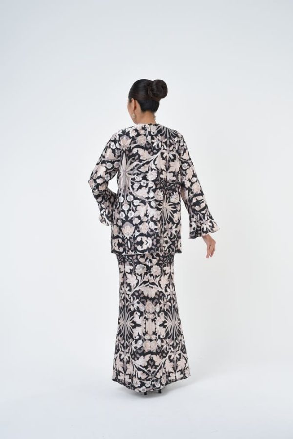 ABIGAIL (10) ABIGAIL (10)