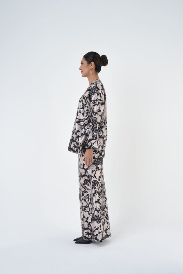 ABIGAIL (6) ABIGAIL (6)