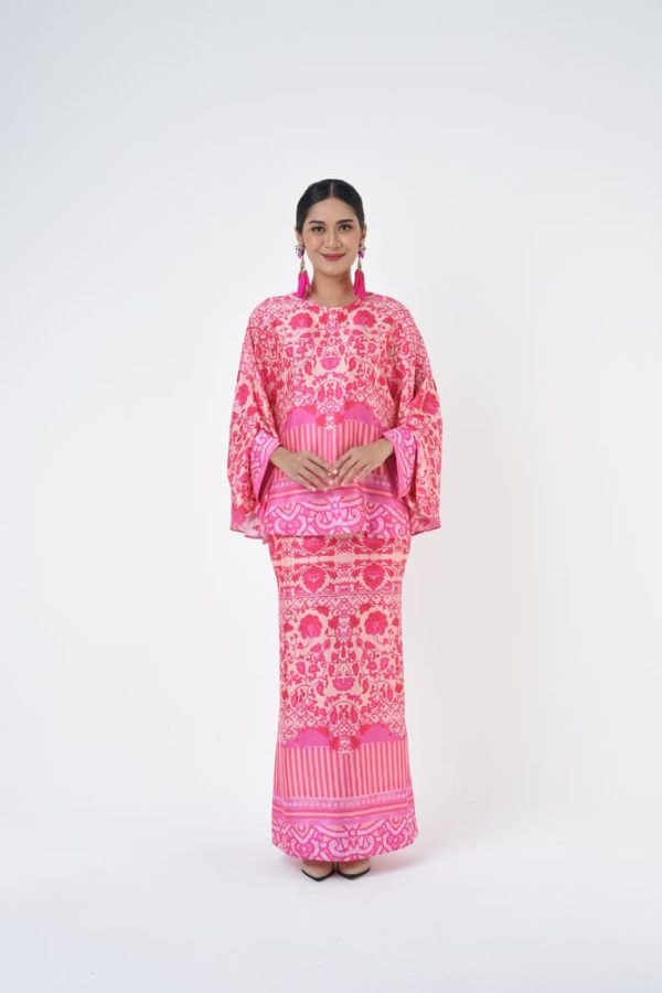 ADRIANA (2) ADRIANA (2)