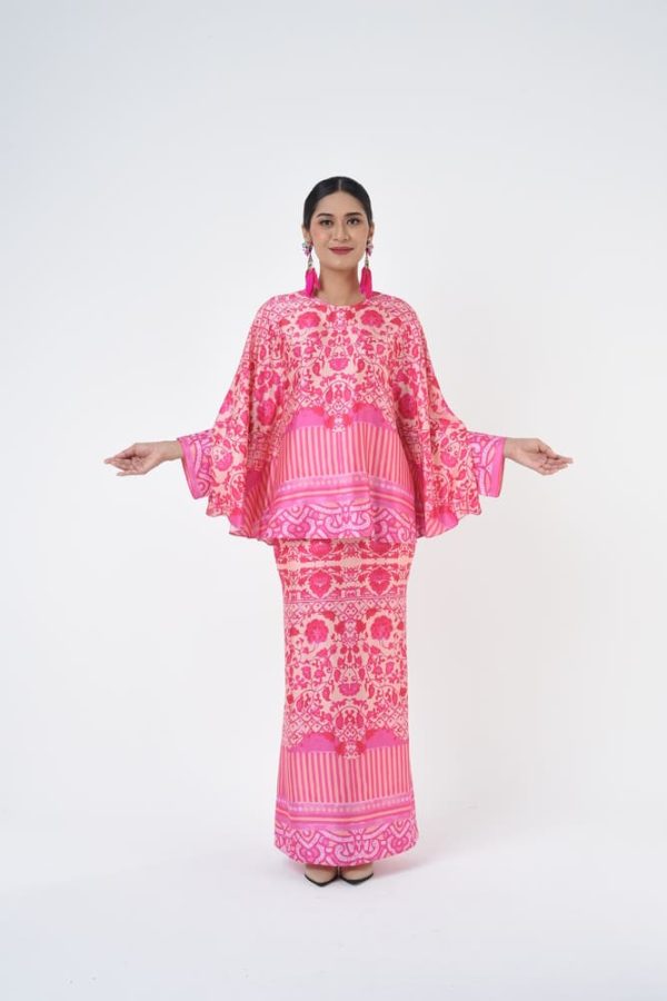 ADRIANA (3) ADRIANA (3)