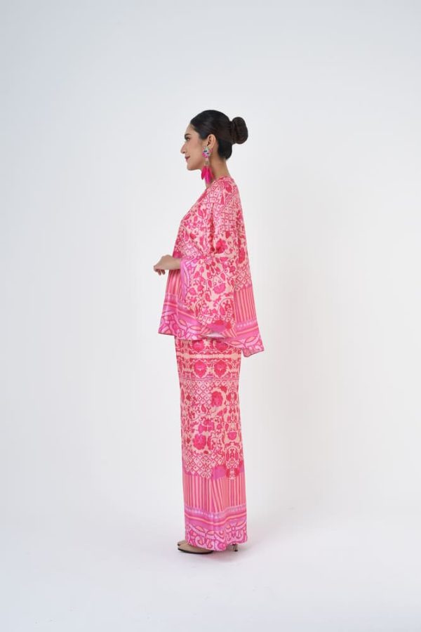 ADRIANA (9) ADRIANA (9)