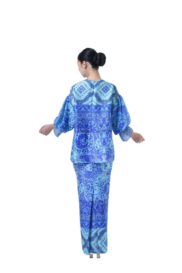 AUREA (10) AUREA (10)