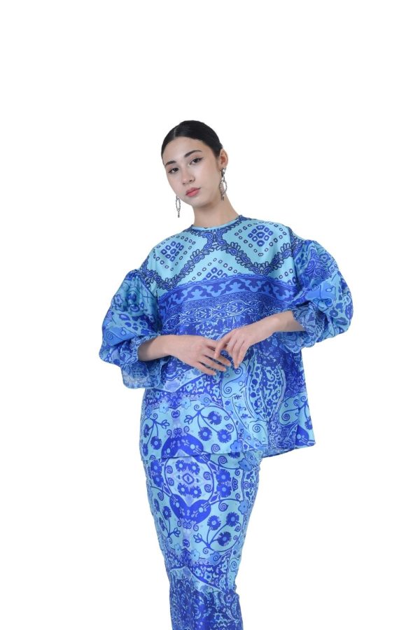 AUREA (11) AUREA (11)