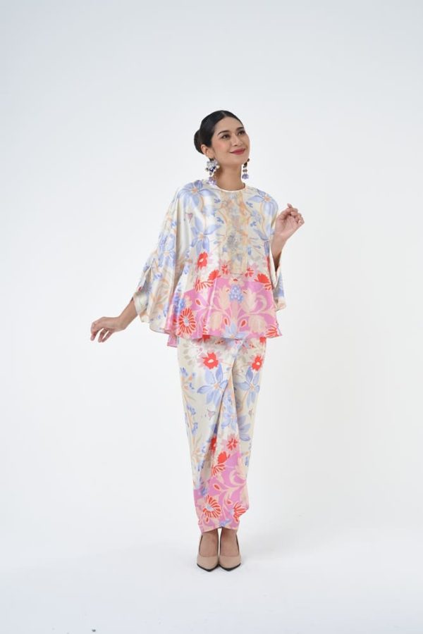 BELLA (10) BELLA (10)