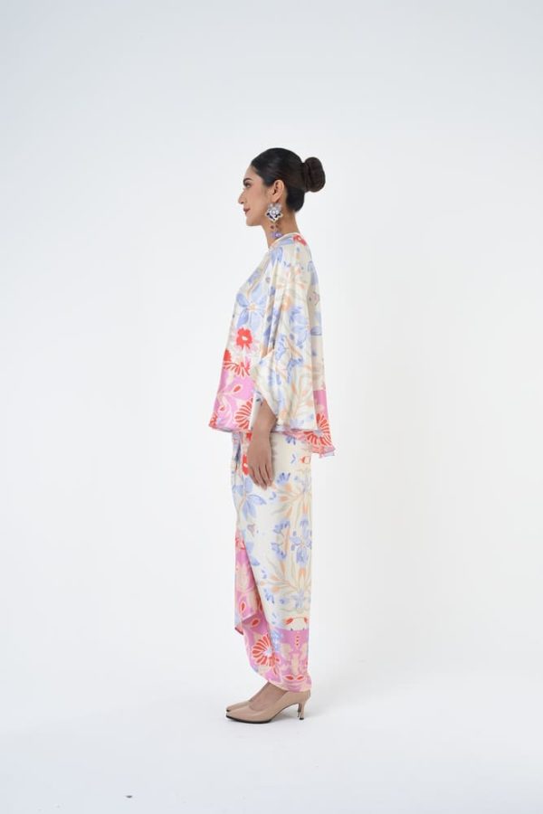 BELLA (11) BELLA (11)