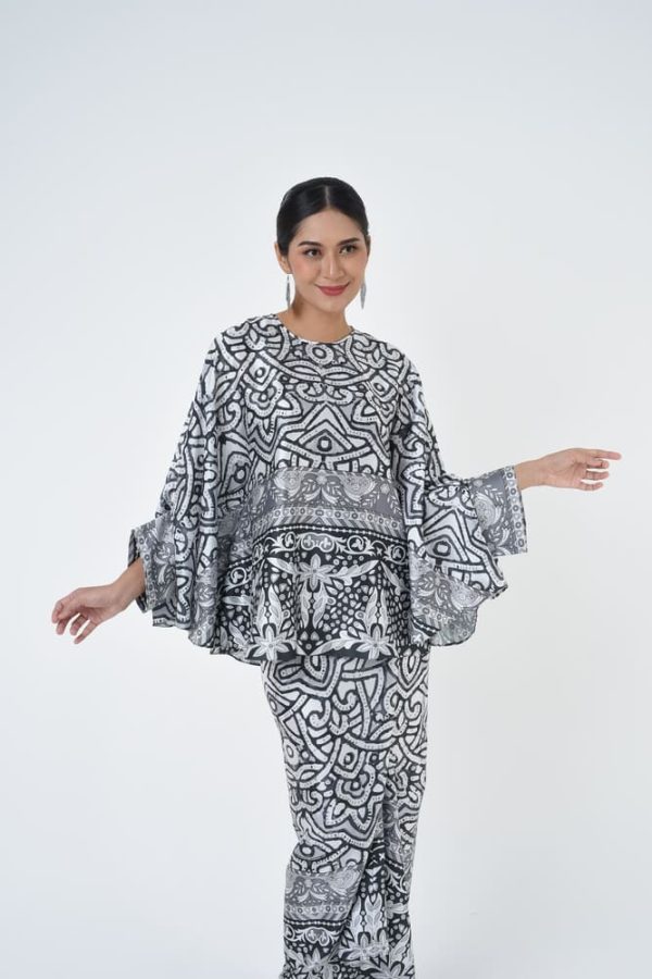 BEVERLY (11) BEVERLY (11)