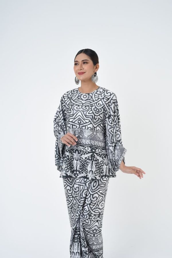 BEVERLY (12) BEVERLY (12)