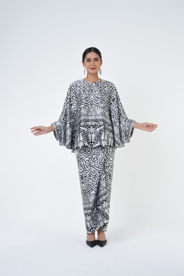 BEVERLY (3) BEVERLY (3)