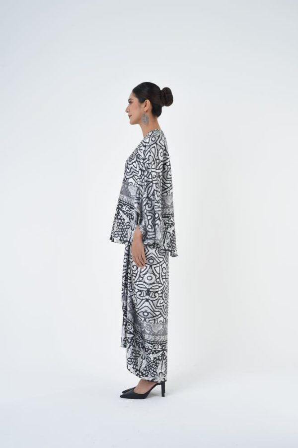 BEVERLY (6) BEVERLY (6)