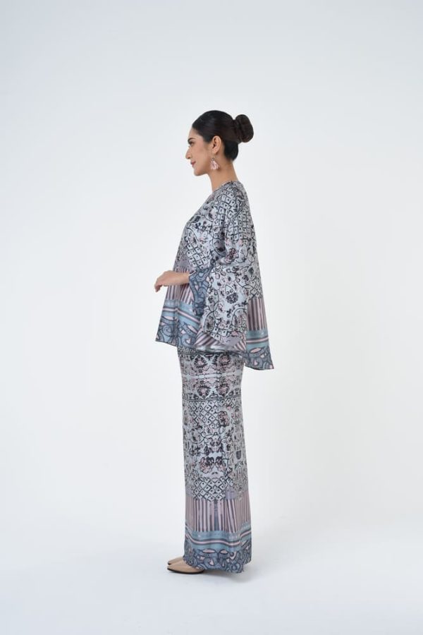 CRYSTAL (7) CRYSTAL (7)