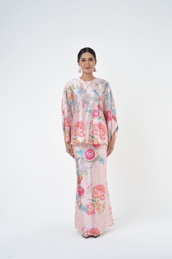 DANYLA (1) DANYLA (1)