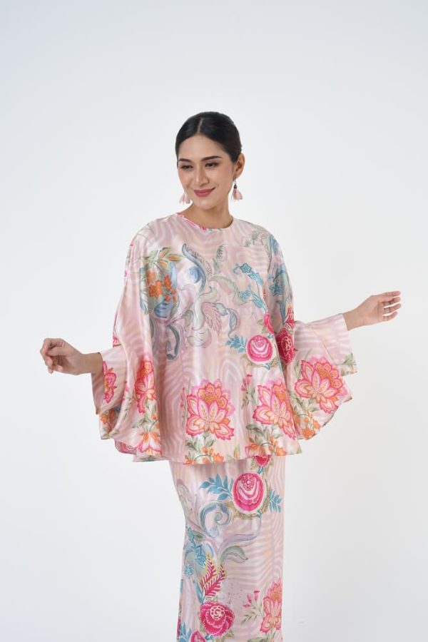 DANYLA (11) DANYLA (11)