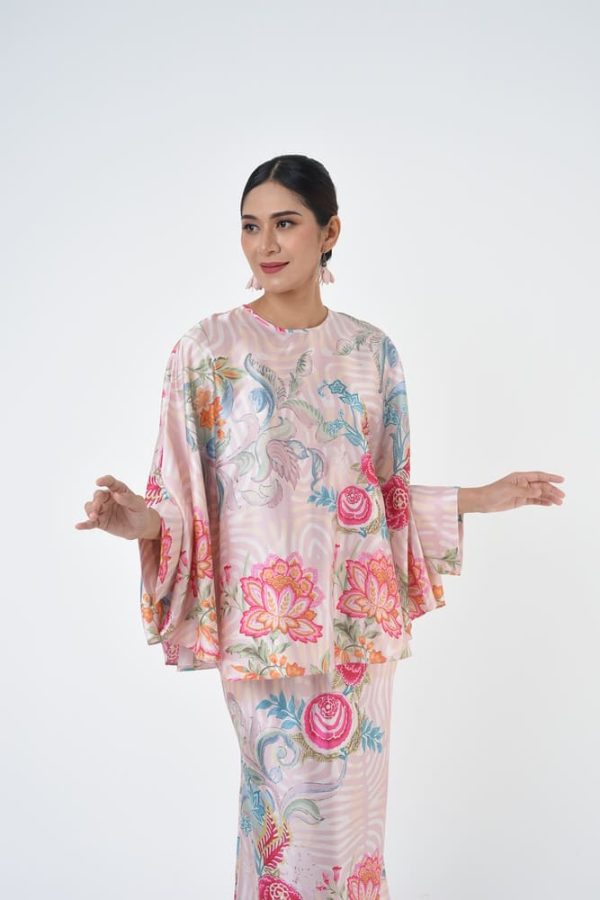 DANYLA (13) DANYLA (13)