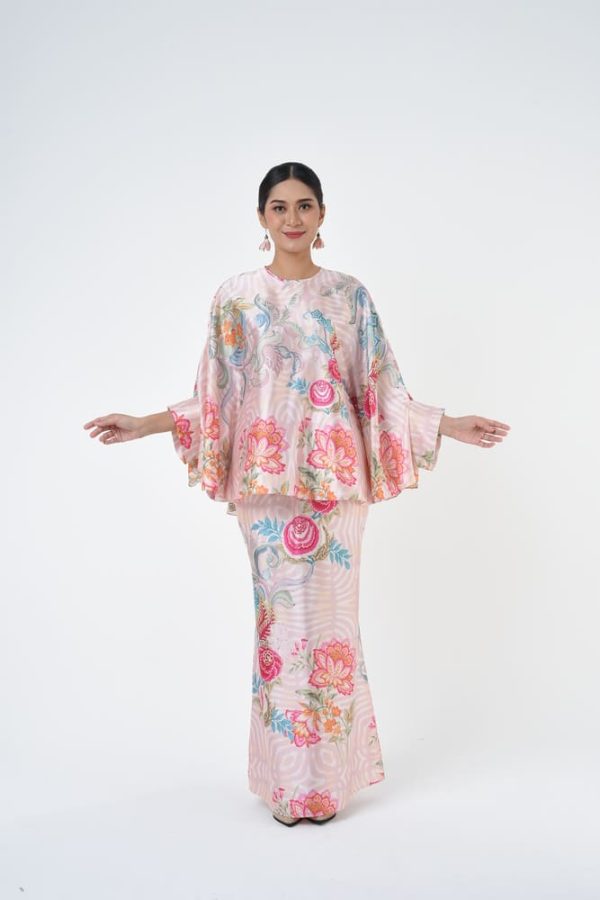 DANYLA (2) DANYLA (2)