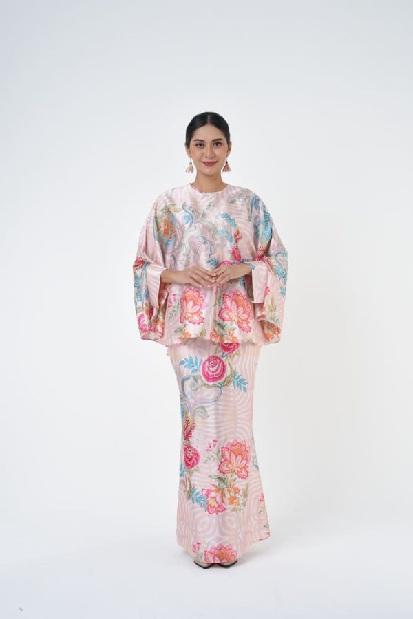 DANYLA (3) DANYLA (3)