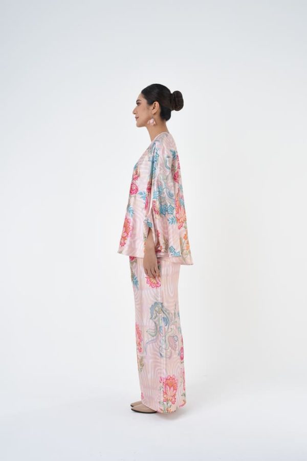 DANYLA (6) DANYLA (6)