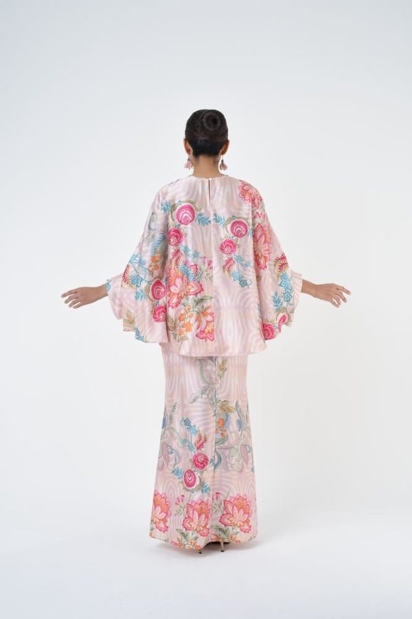 DANYLA (9) DANYLA (9)