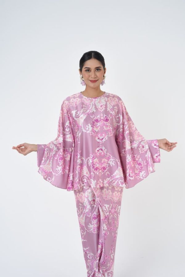 ELEANOR (4) ELEANOR (4)