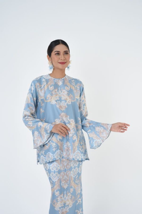 ELIZABETH (13) ELIZABETH (13)