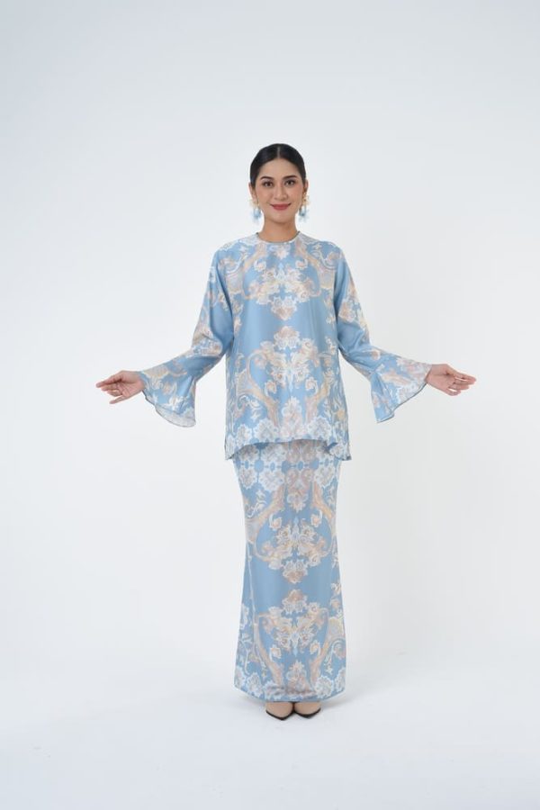 ELIZABETH (3) ELIZABETH (3)