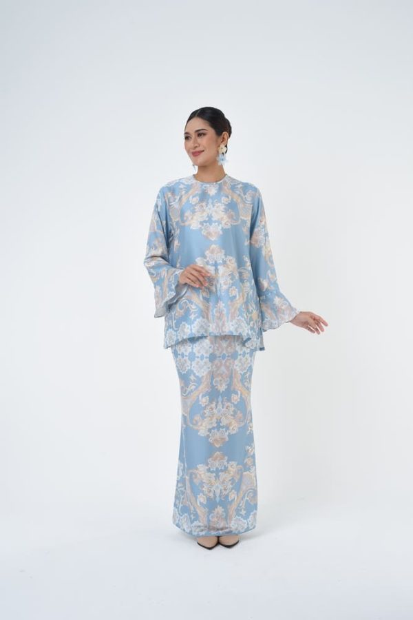 ELIZABETH (4) ELIZABETH (4)