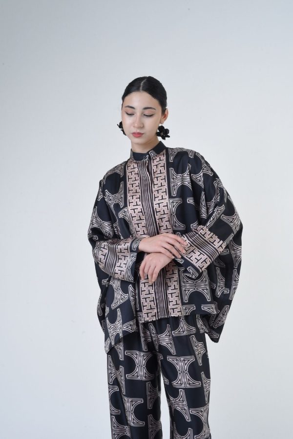 EMILLIA (2) EMILLIA (2)