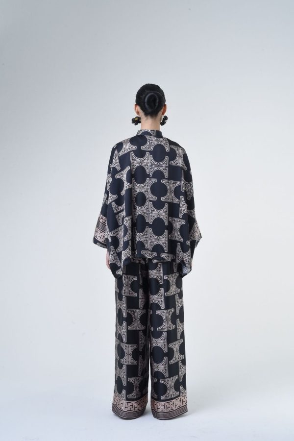 EMILLIA (3) EMILLIA (3)