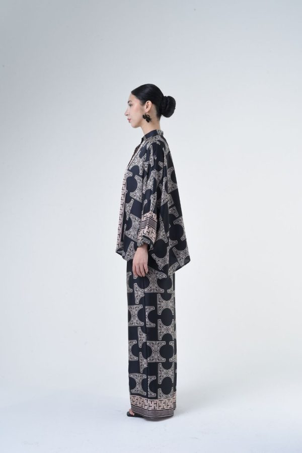 EMILLIA (4) EMILLIA (4)