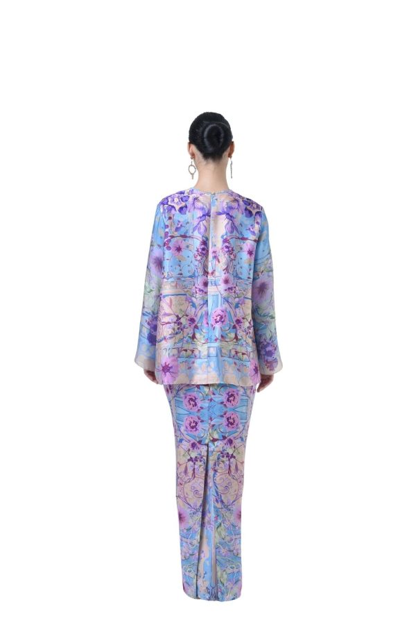 EVELISSE (6) EVELISSE (6)