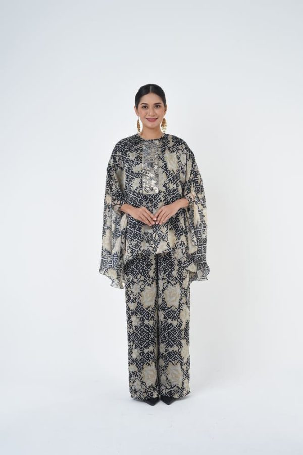 HAILEY (3) HAILEY (3)