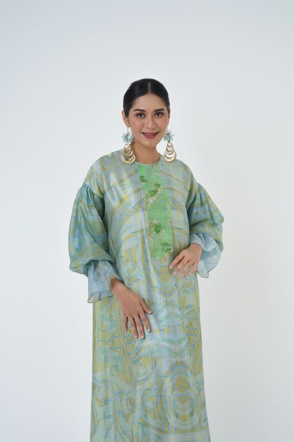 IRINA (11) IRINA (11)