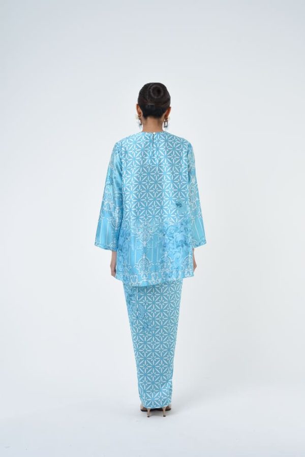 LYDIA (11) LYDIA (11)