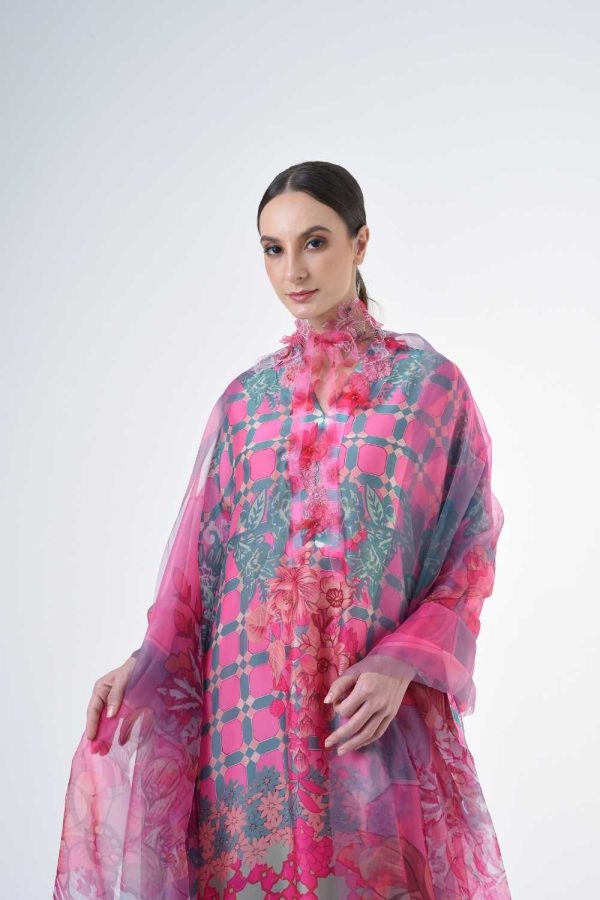 RIHANA 1 (18) RIHANA 1 (18)