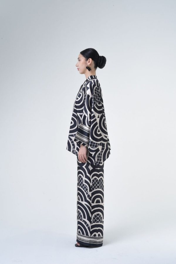 WILLOW (4) WILLOW (4)