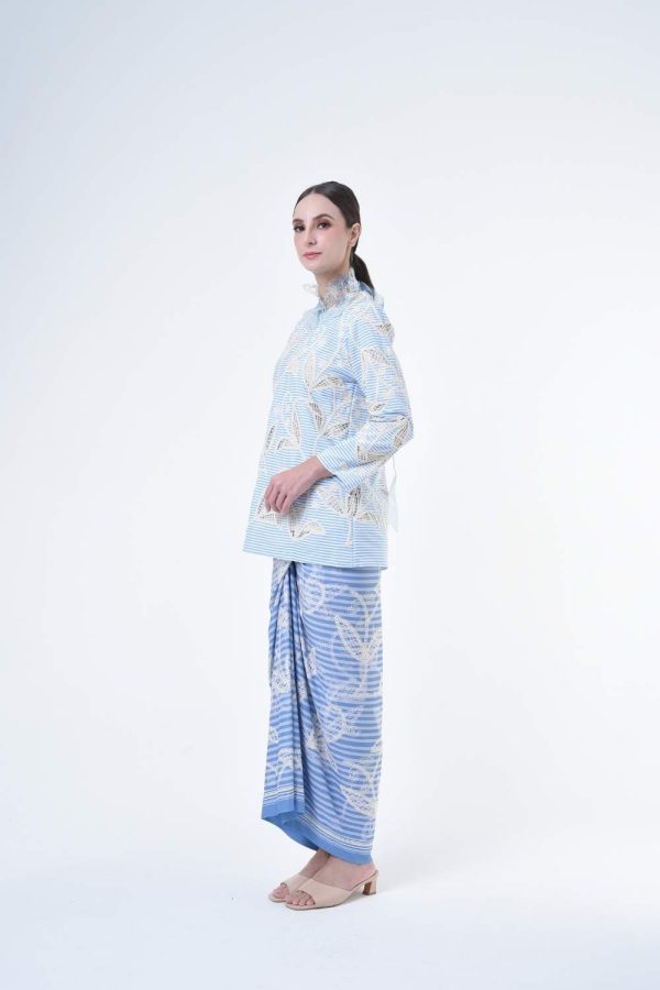 jenny blue (18) jenny blue (18)