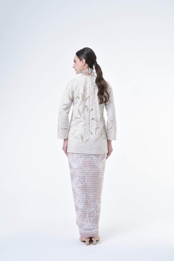 jenny brown (16) jenny brown (16)