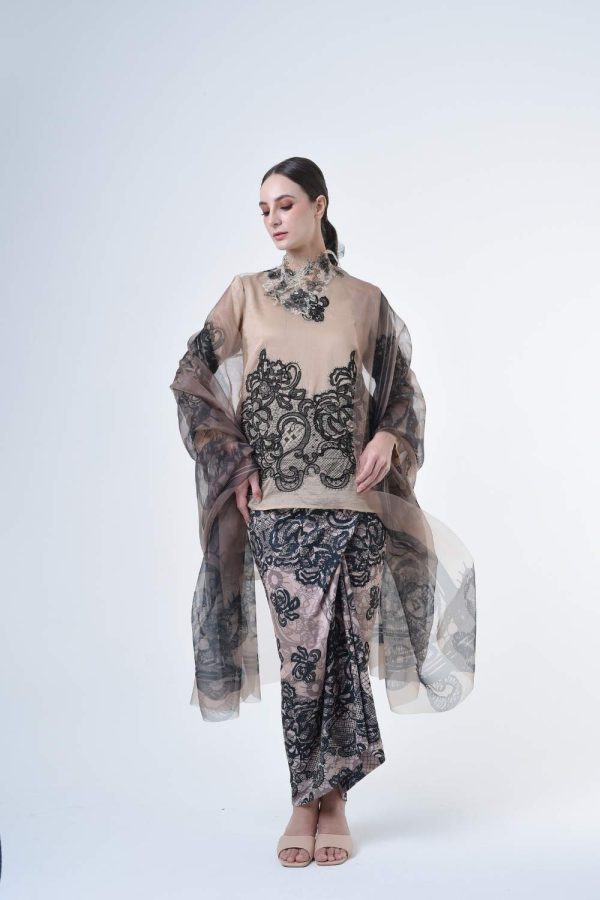 lisa brown (13) lisa brown (13)