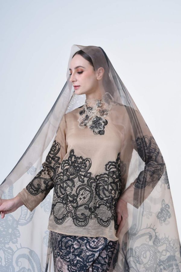 lisa brown (15) lisa brown (15)