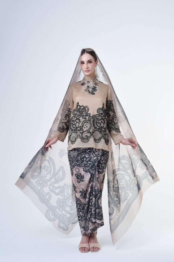 lisa brown (23) lisa brown (23)