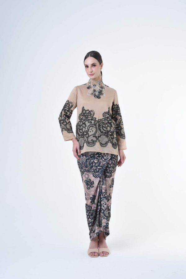 lisa brown (3) lisa brown (3)