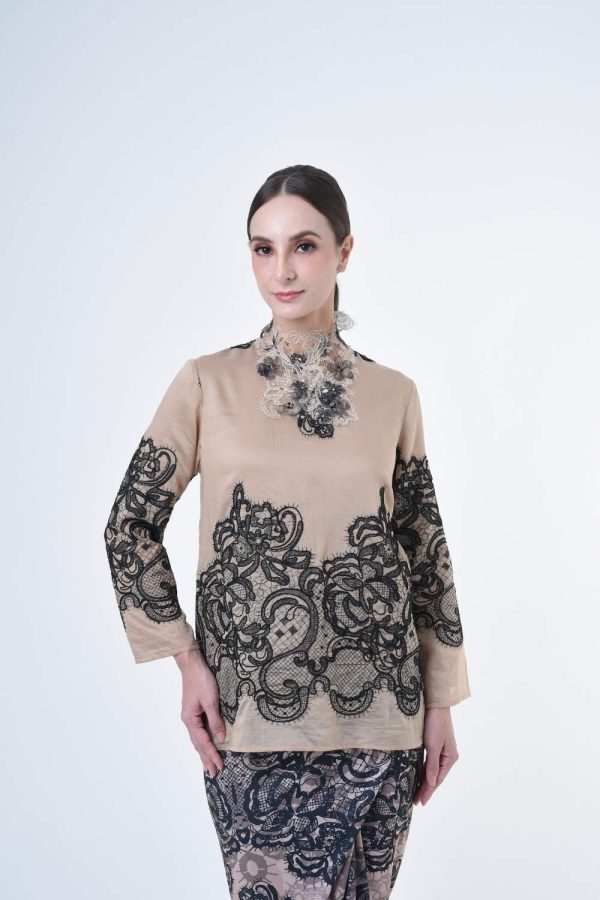 lisa brown (5) lisa brown (5)