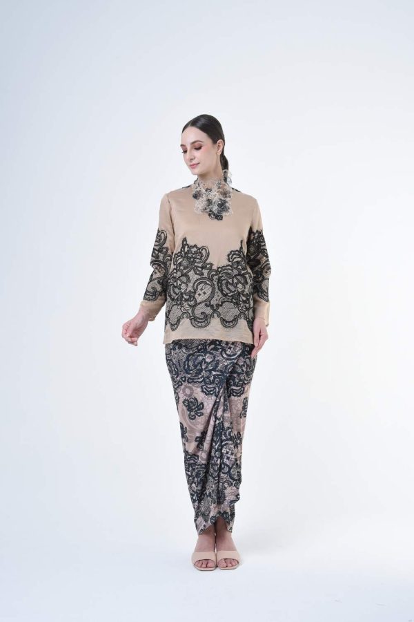 lisa brown (6) lisa brown (6)