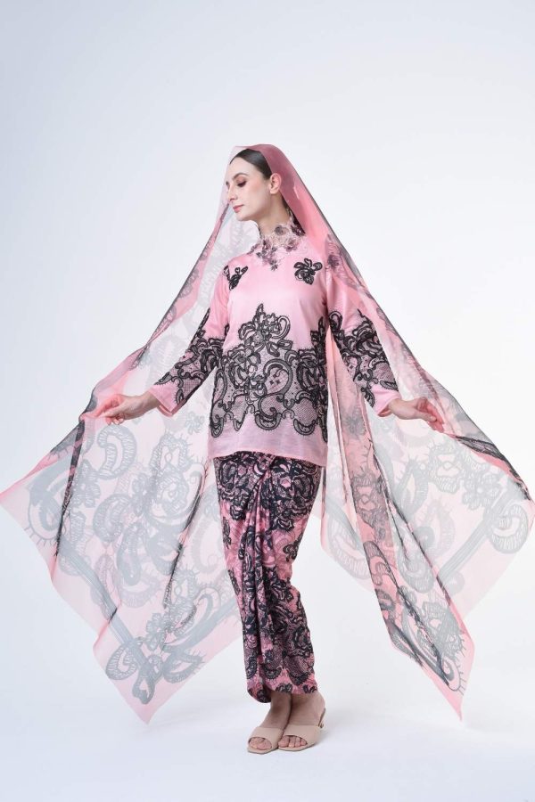 lisa pink (12) lisa pink (12)