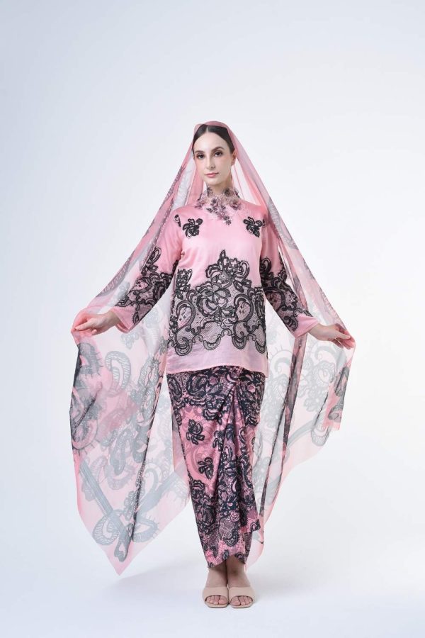 lisa pink (18) lisa pink (18)