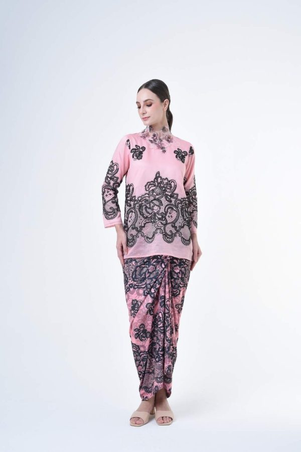 lisa pink (2) lisa pink (2)