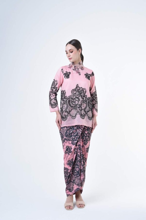 lisa pink (22) lisa pink (22)