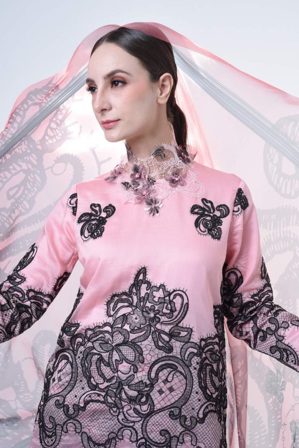 lisa pink (9) lisa pink (9)