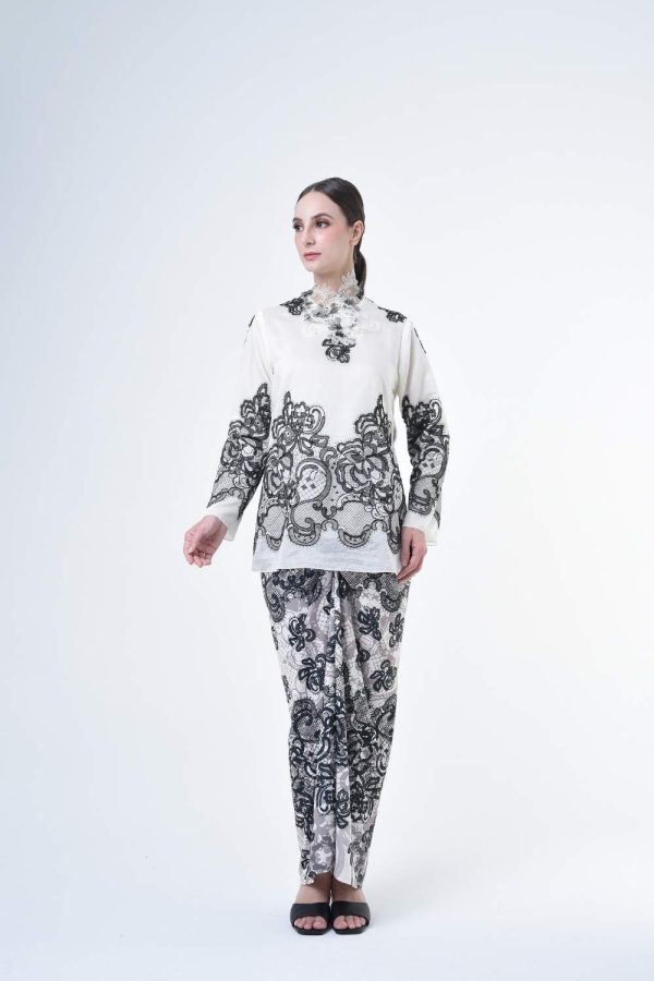 lisa white (14) lisa white (14)