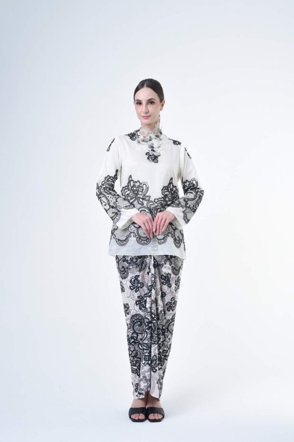 lisa white (18) lisa white (18)