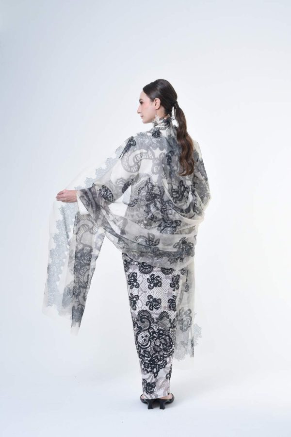 lisa white (7) lisa white (7)